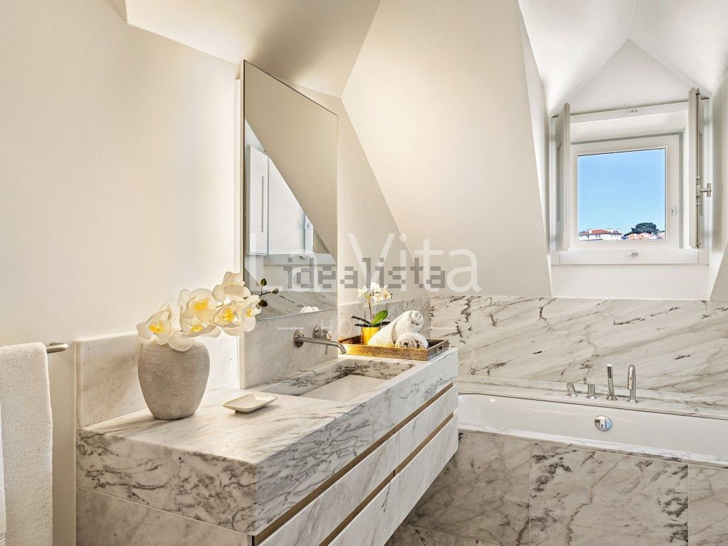 双拼别墅出售在Avenida Marginal - 照片