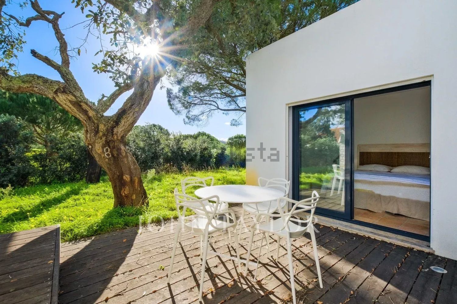 小楼房或独栋别墅出售在Rua de Melides - 外立面