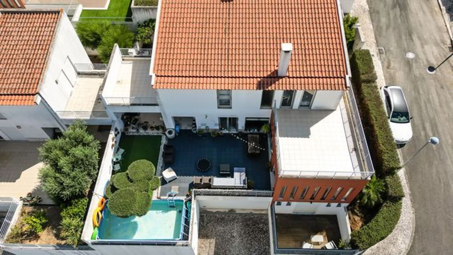 小楼房或独栋别墅出售在Rua Adão Manuel Ramos Barata - 外立面