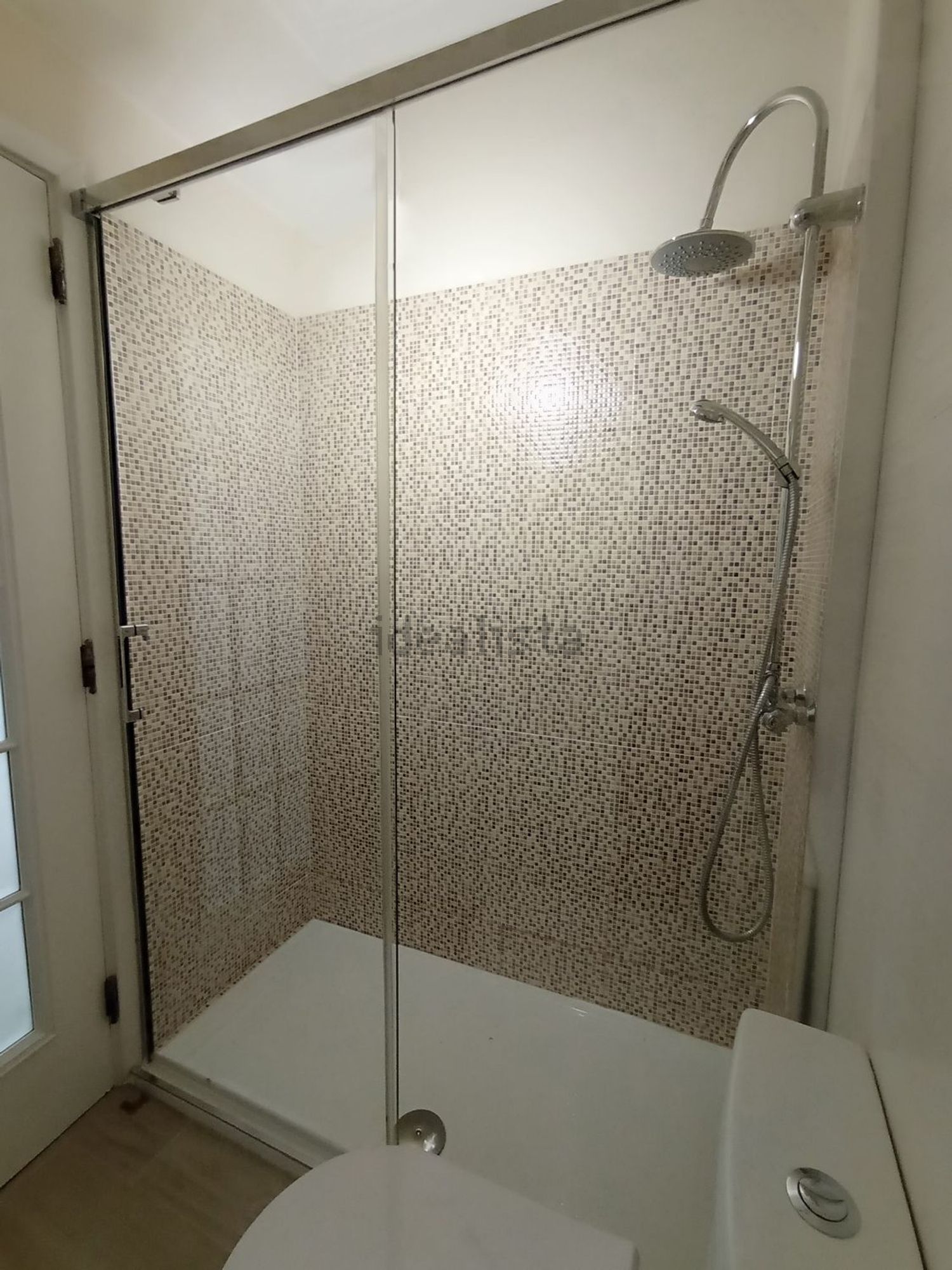 出租公寓 t1在Rua Francisco Vieira de Almeida s/n - 卫生间