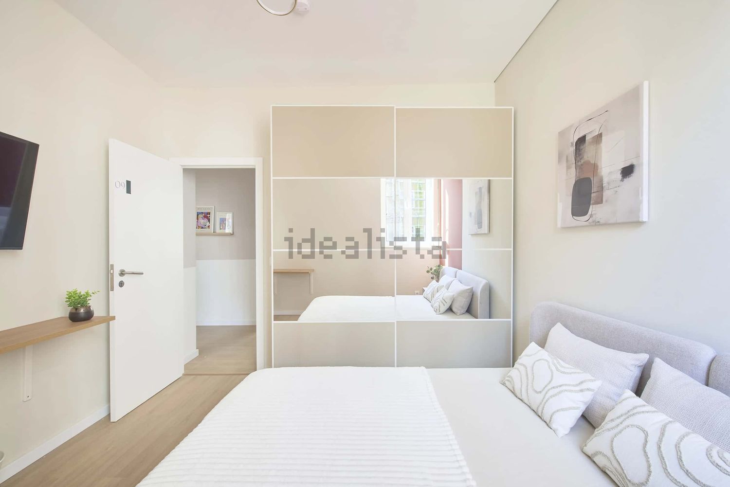 出租房间在Largo Vitorino Damásio, 2 - 卧室