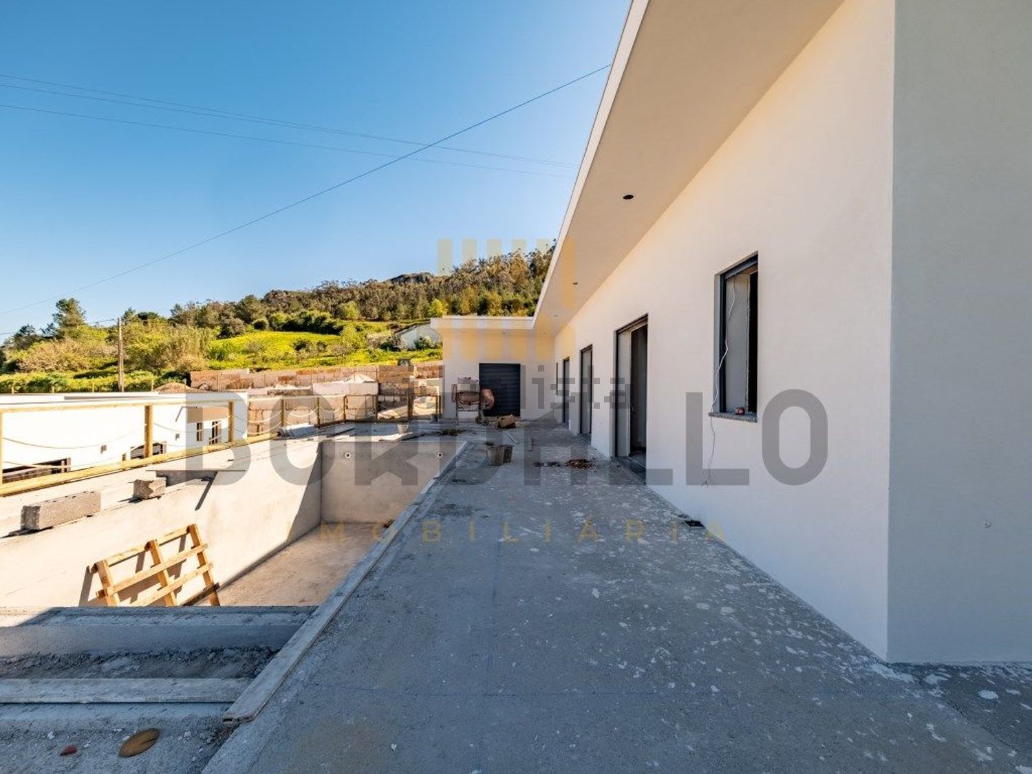 小楼房或独栋别墅出售在Rua do Serrado - 阳台