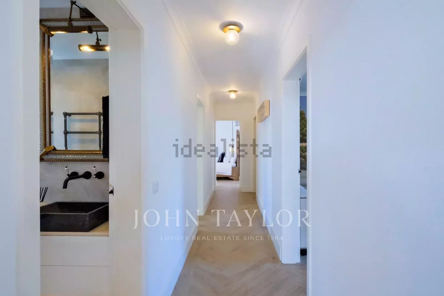 小楼房或独栋别墅出售在Rua de Melides - 过道