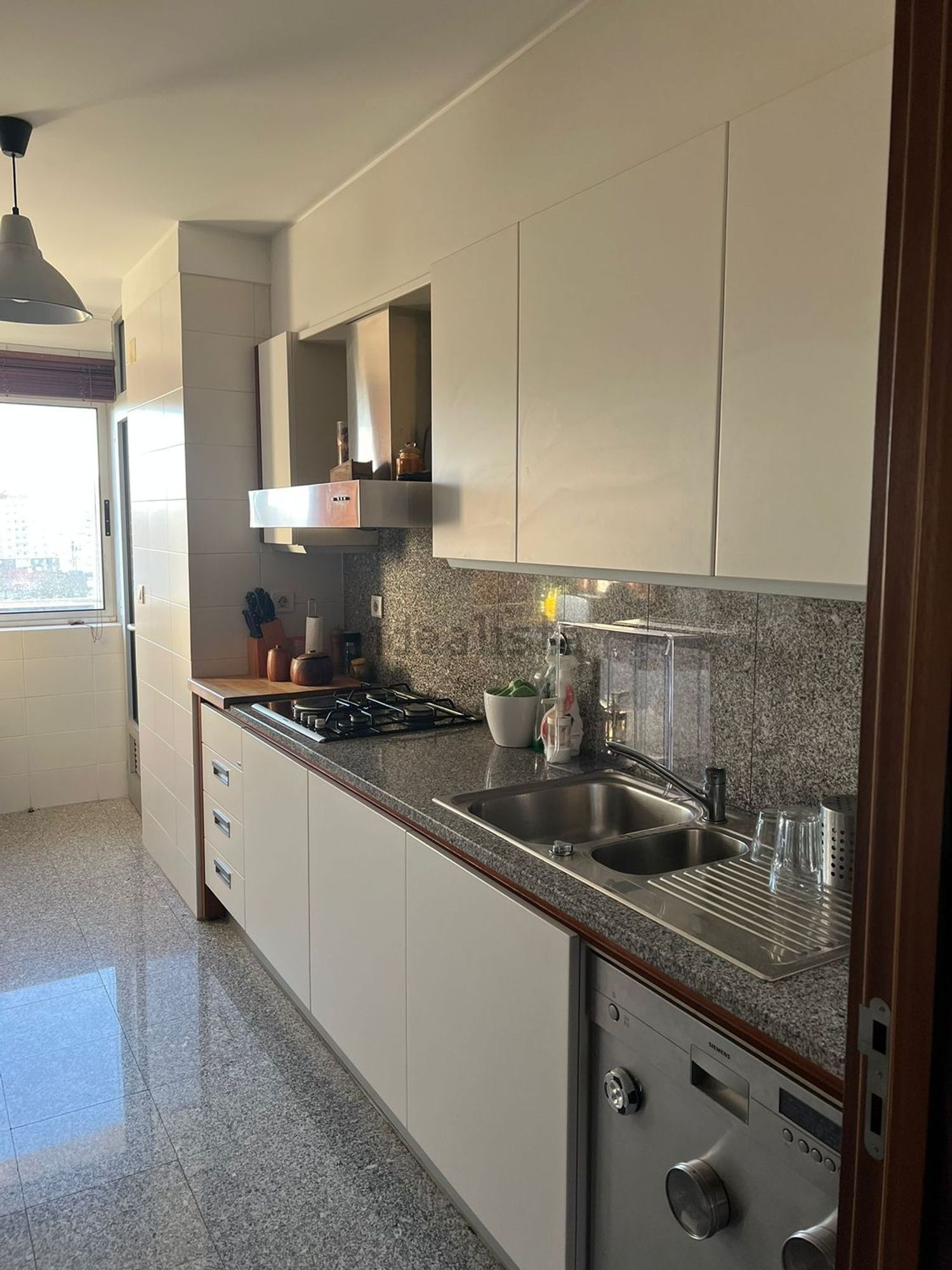 出租公寓 t2在Avenida Nuno Krus Abecassis, 36 - 厨房