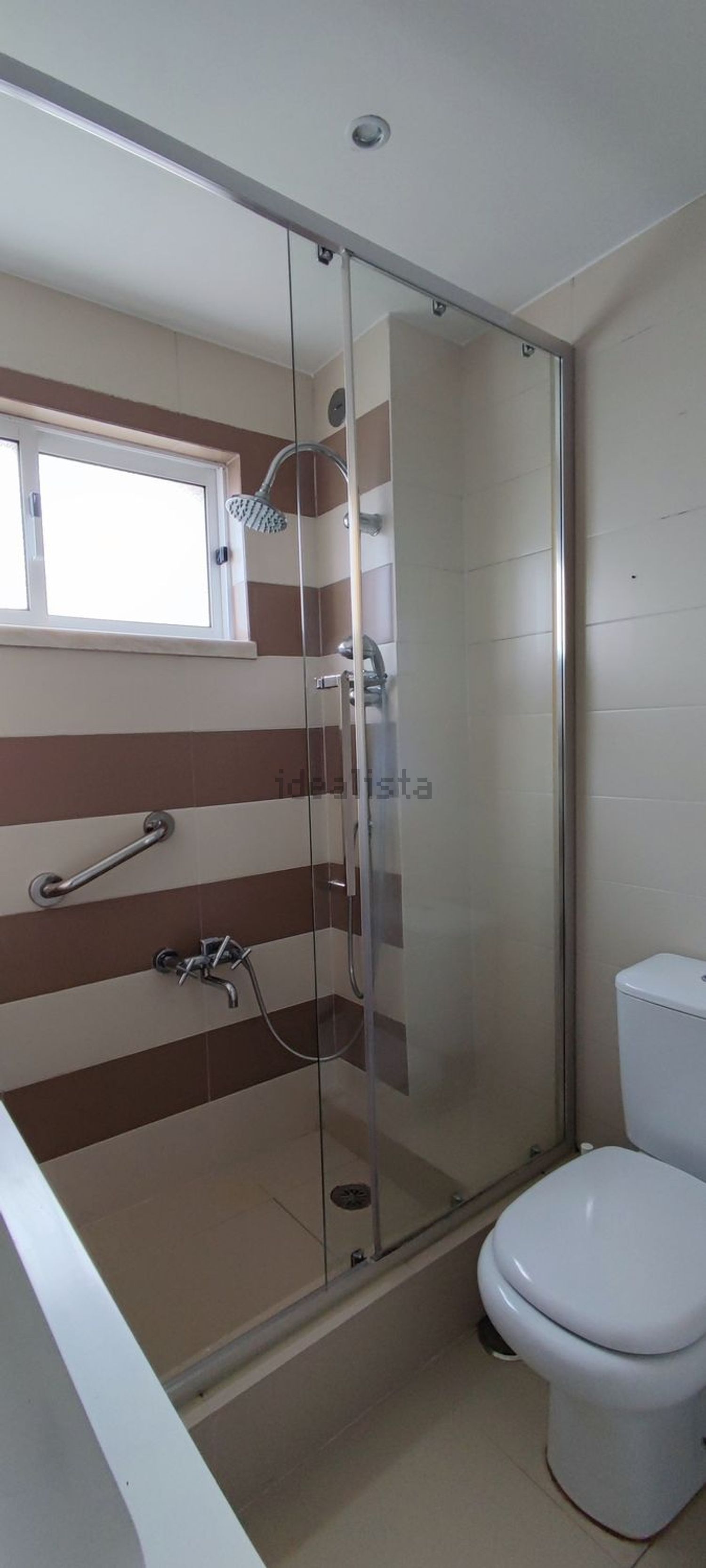 出租房间在Avenida Cidade de Luanda, 485 - 卫生间