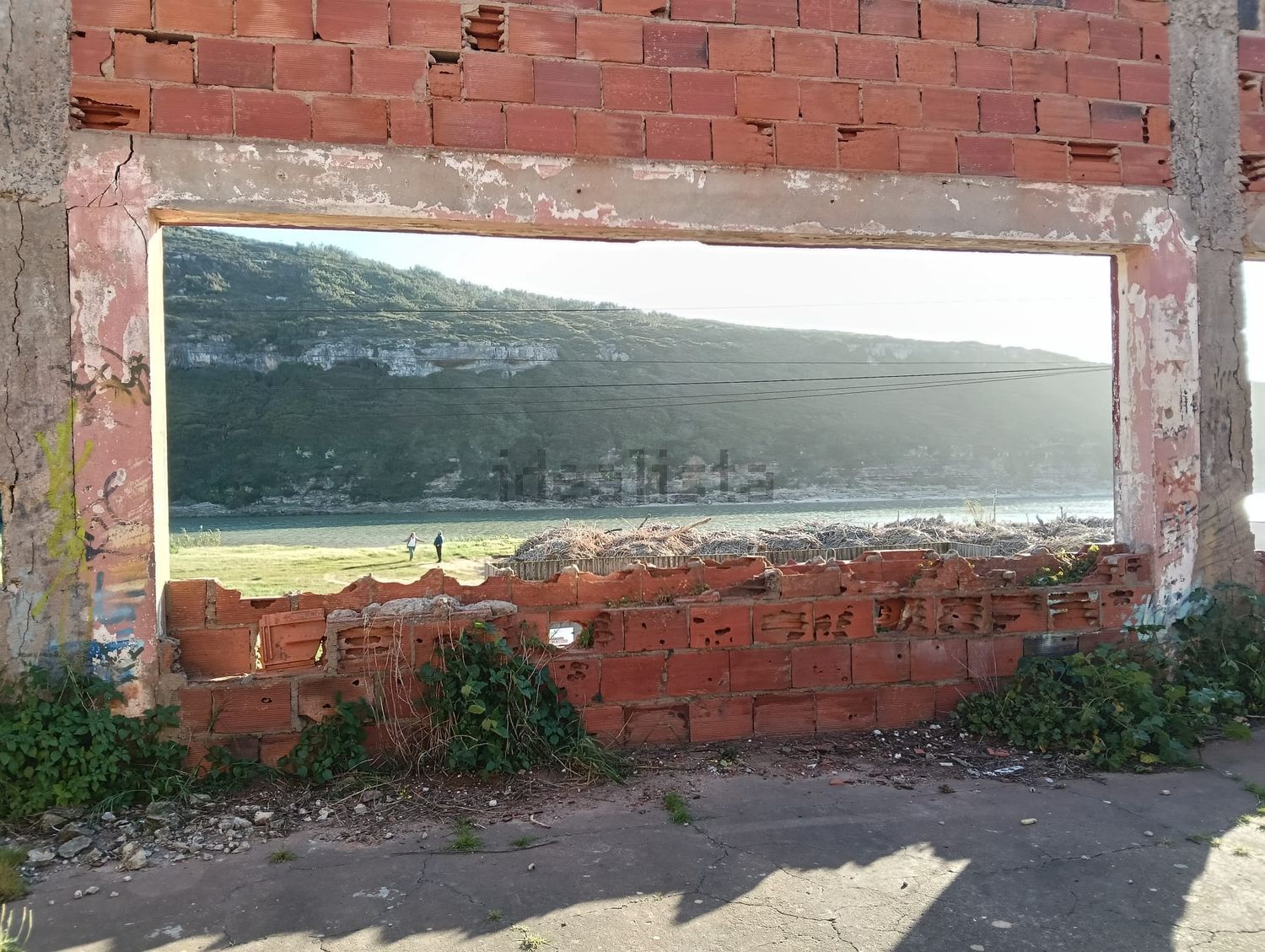 小楼房或独栋别墅出售在Rua do Brejo - 视线