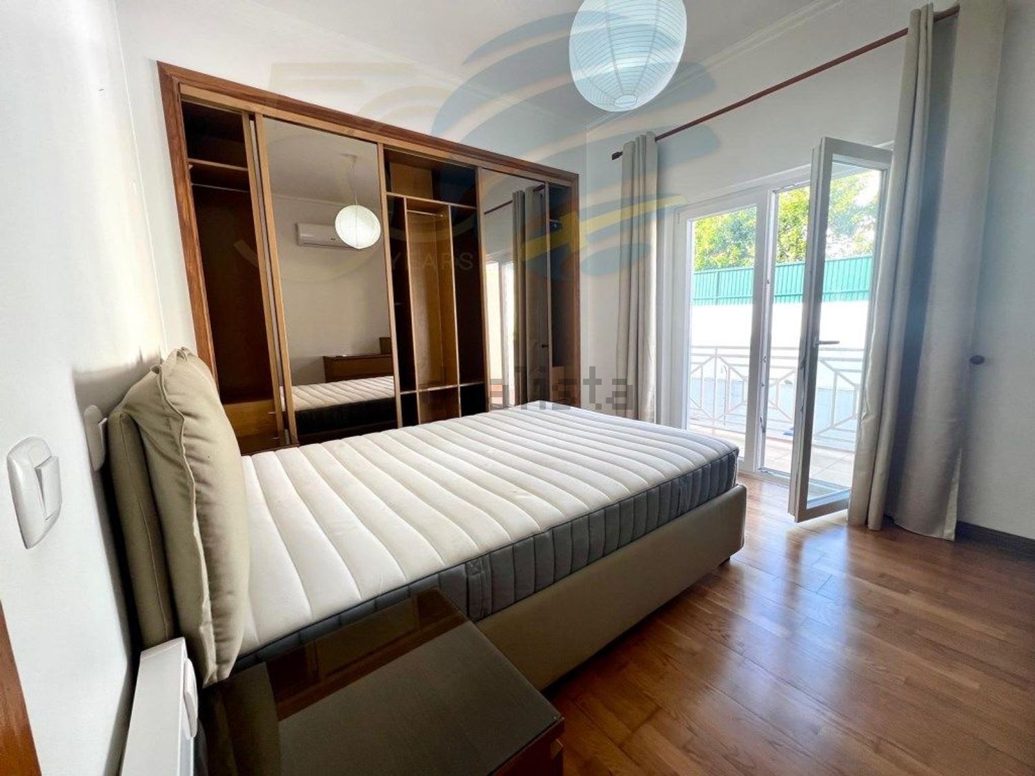 出租小楼房或独栋别墅在Talaíde - 卧室