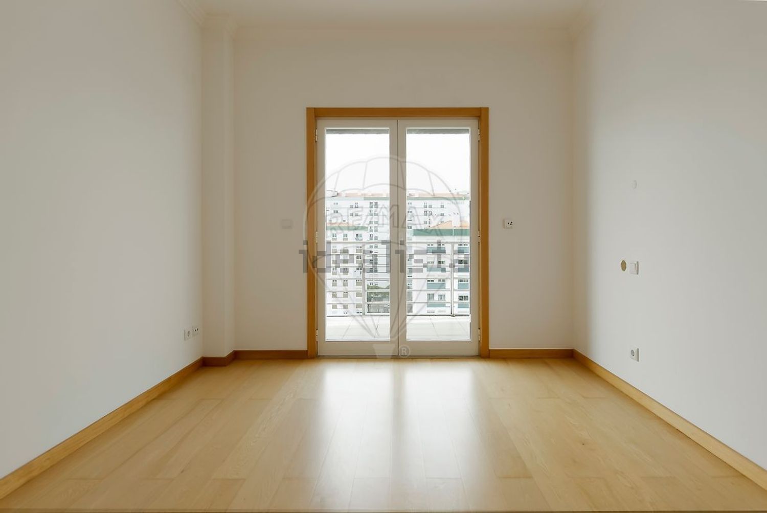 出租公寓 t3在Estrada de Paço de Arcos - 居住