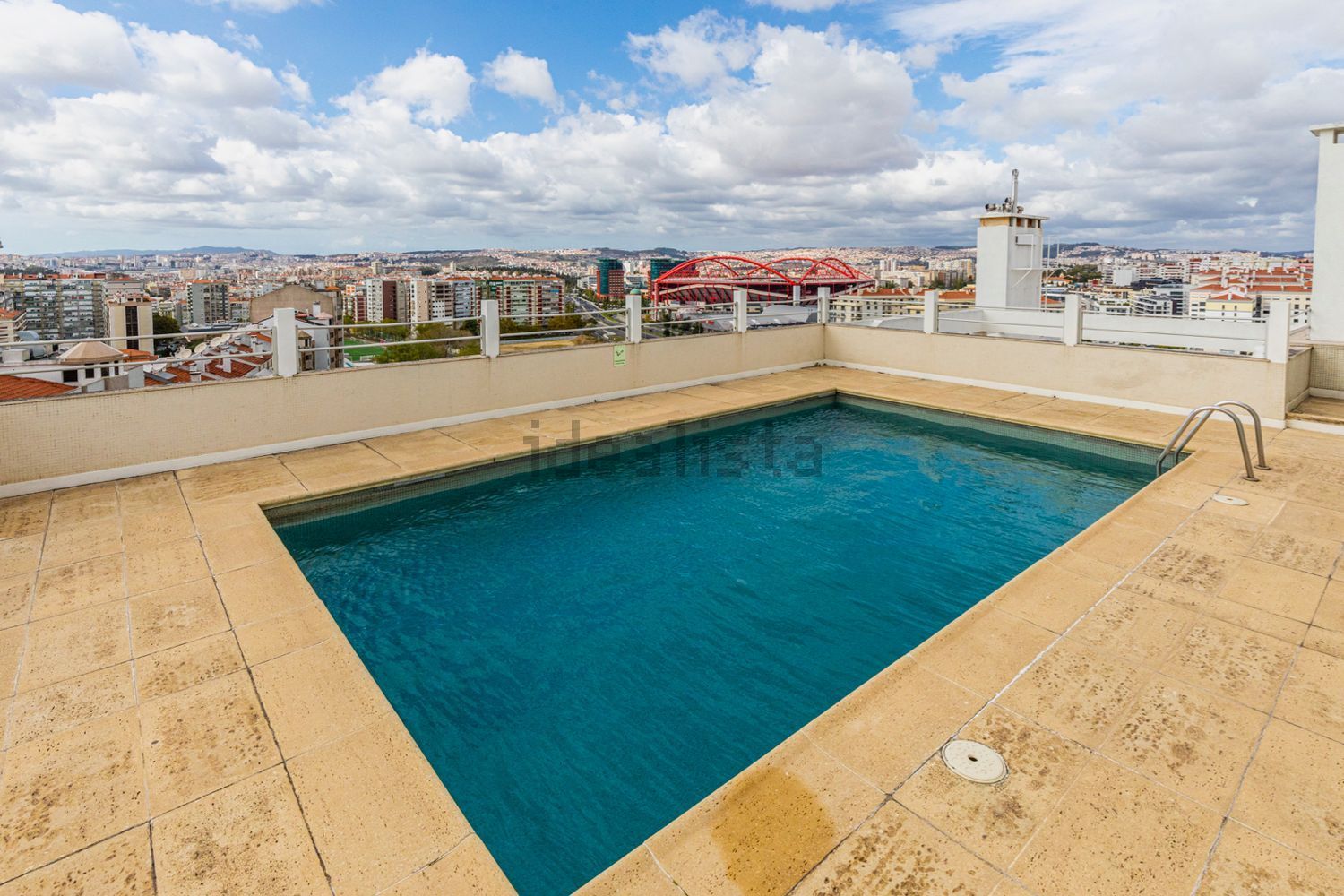 出租公寓 t4在Rua Major Neutel de Abreu - 游泳池