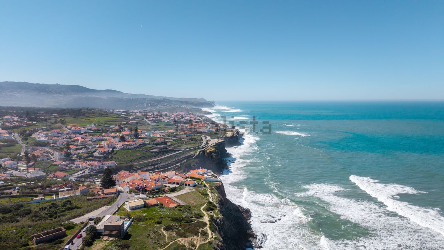 小楼房或独栋别墅出售在Rua Maria Inês Massano - 视线