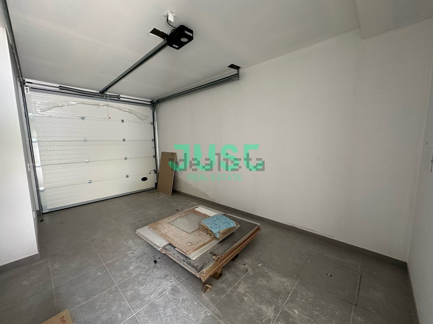 小楼房或独栋别墅出售Azeitão - 停车位