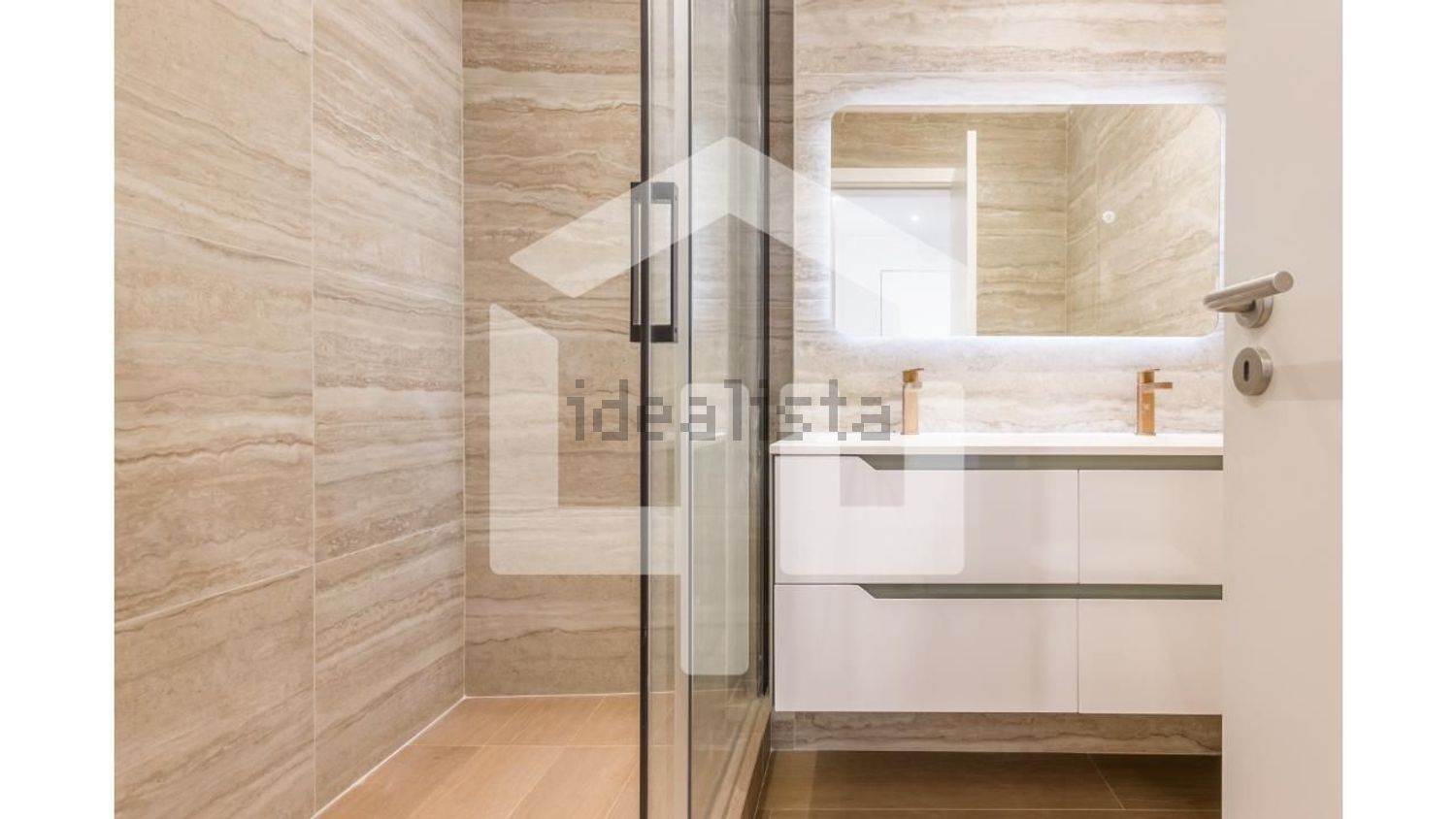 公寓 t2出售在Rua General Humberto Delgado s/n - 卫生间