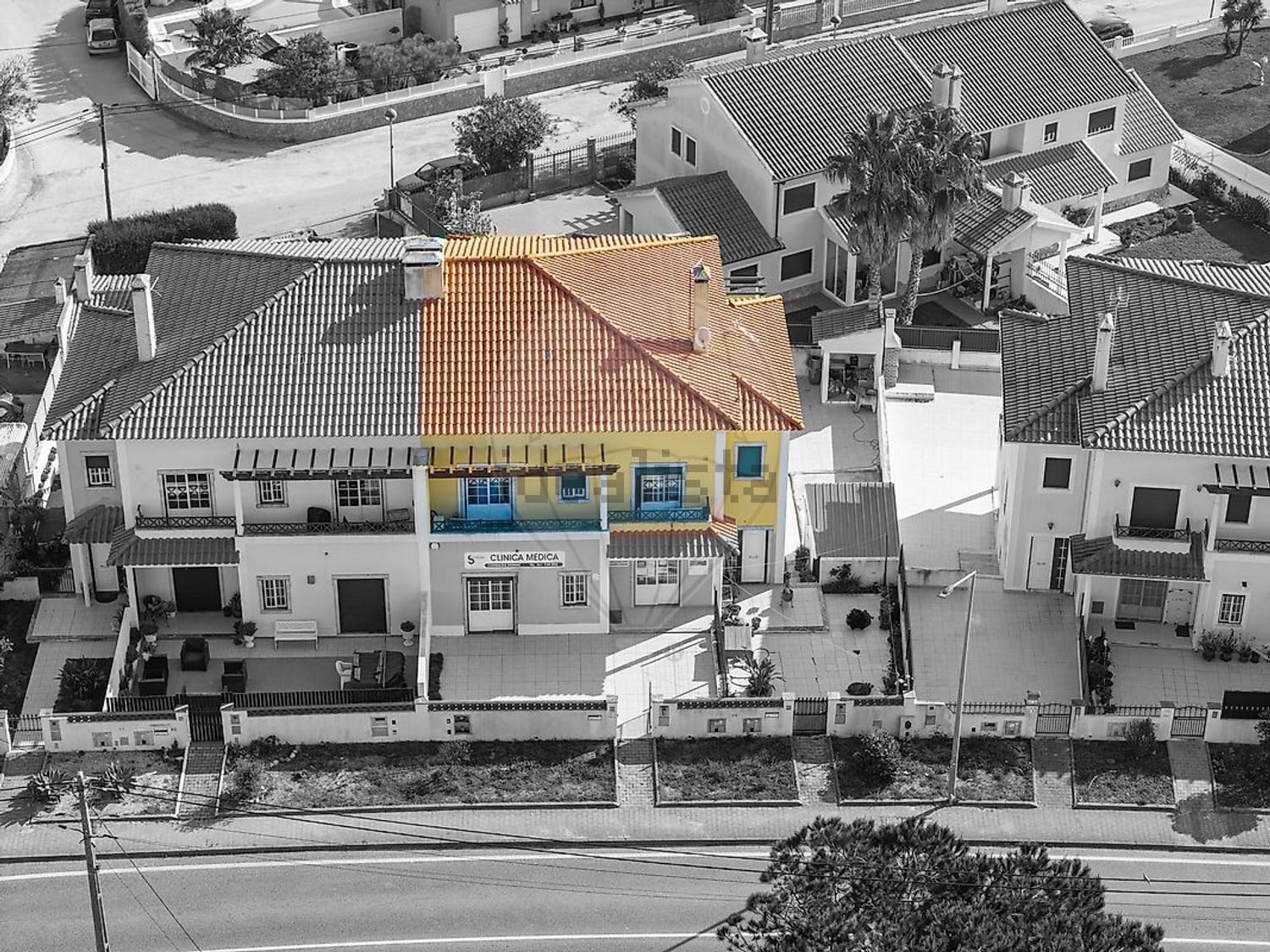 小楼房或独栋别墅出售在Rua das Flores - 视线