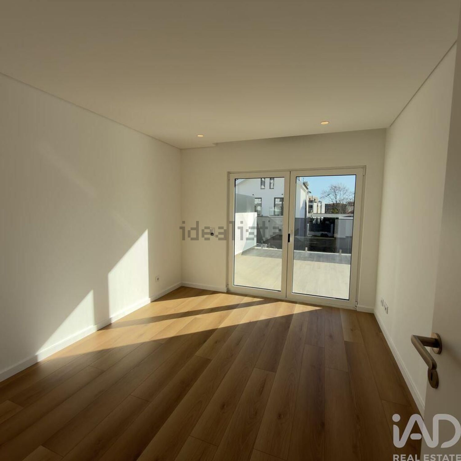 小楼房或独栋别墅出售在São Pedro do Estoril - 卧室