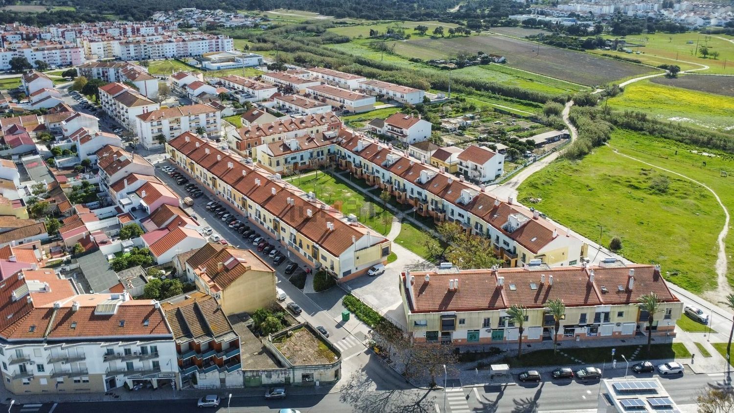 复式公寓出售在Rua Alves Roçadas - 周边