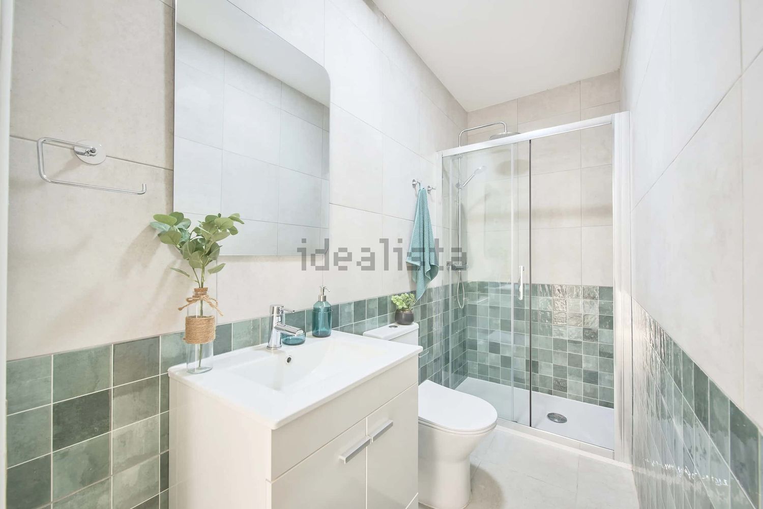 出租房间在Largo Vitorino Damásio, 2 - 卫生间