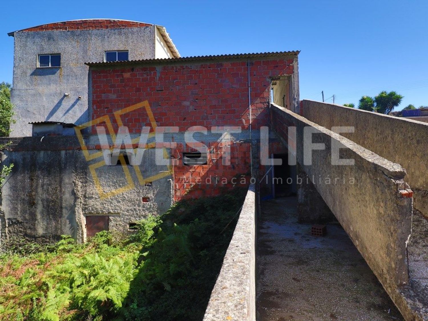 小楼房或独栋别墅出售在Venda do Pinheiro e Santo Estêvão das Galés - 外立面