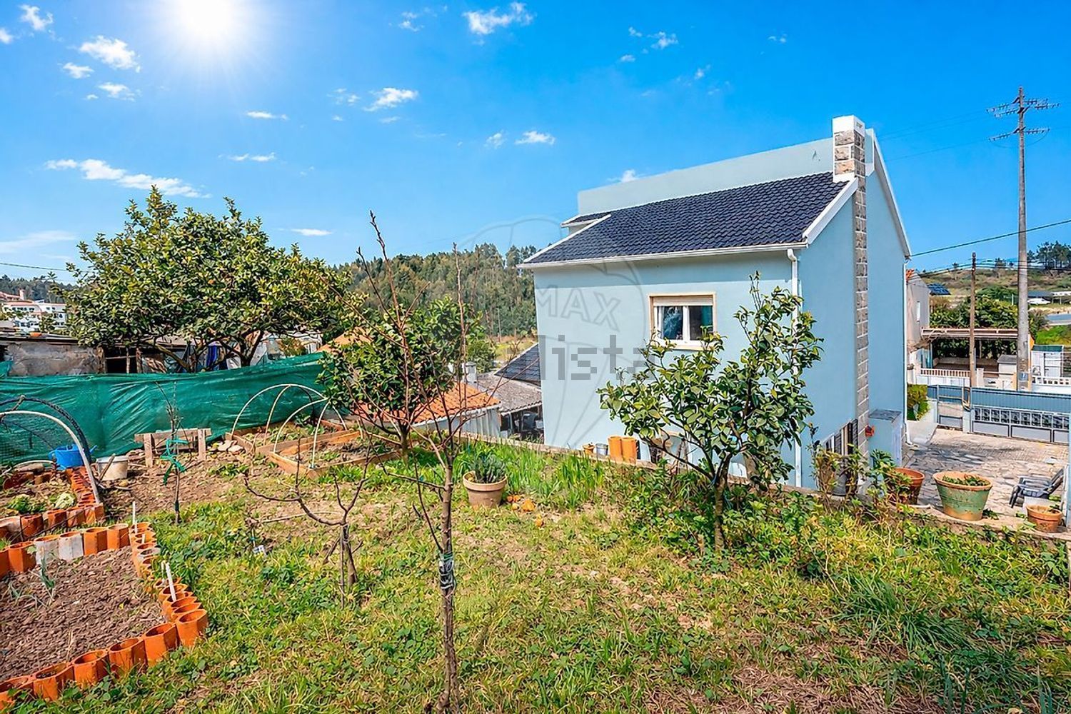 小楼房或独栋别墅出售在Rua dos Salgueirinhos - 外立面