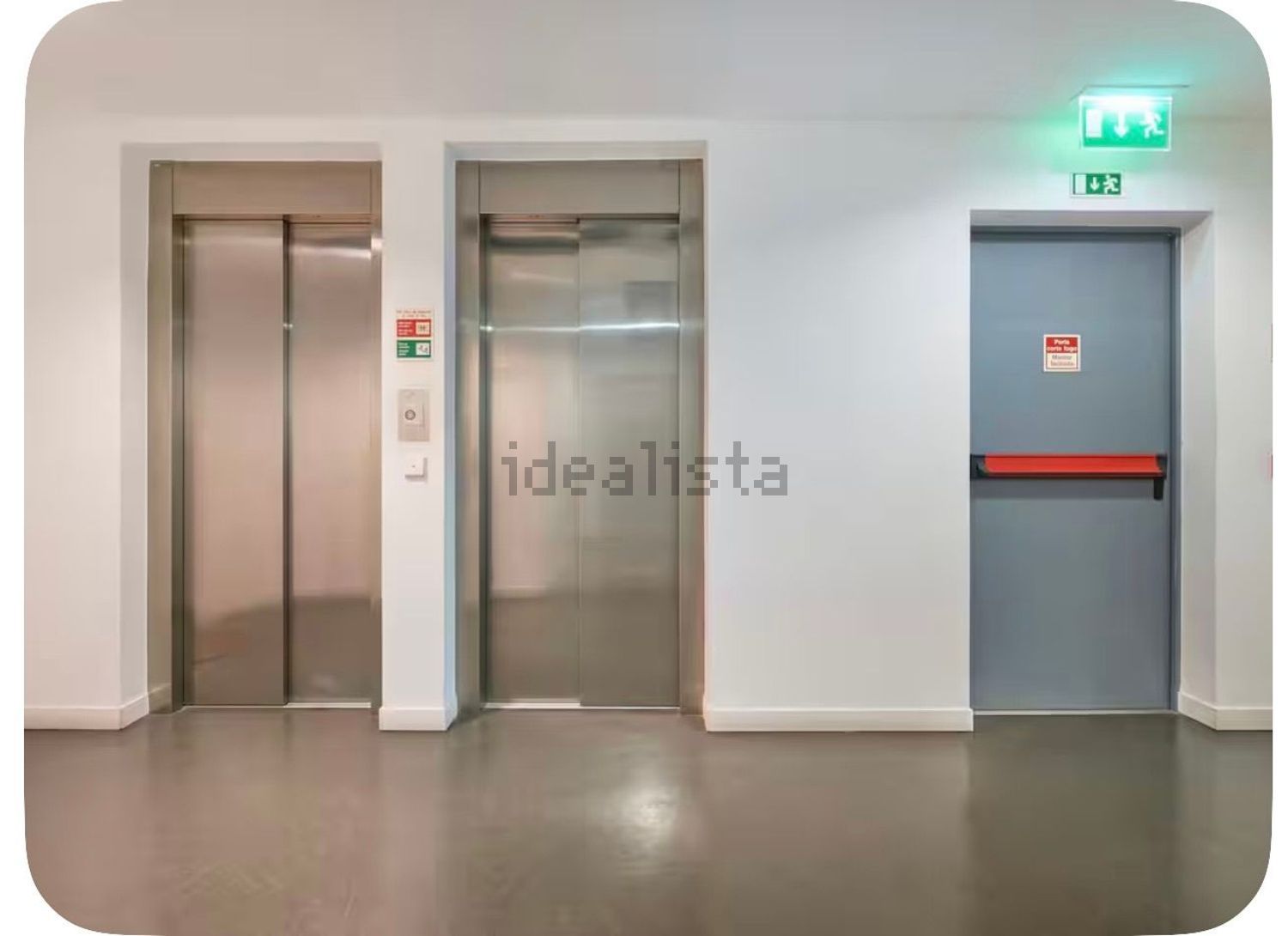 出租小楼房或独栋别墅在Rua do Volga, 1 - 入口 / 出口