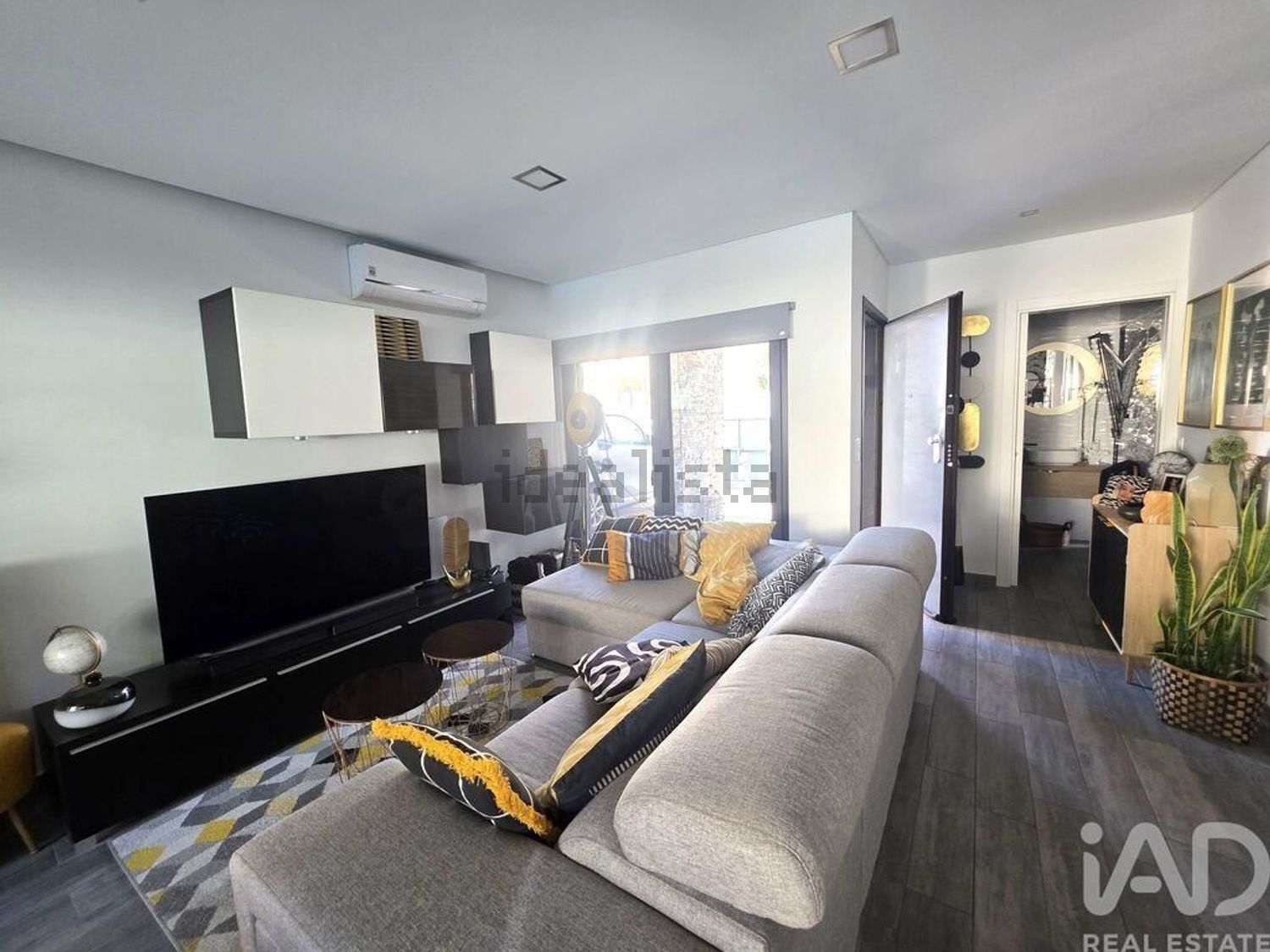 双拼别墅出售在Quintinhas - 客厅