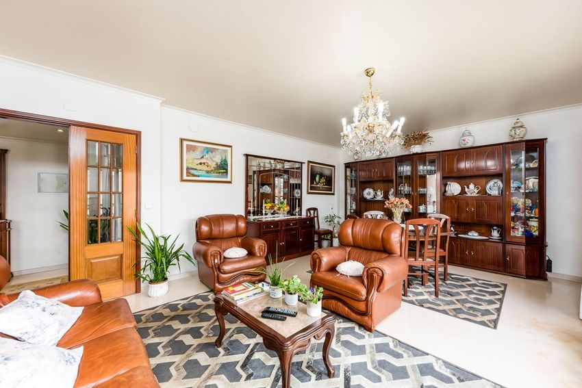 公寓 t4出售在Rua Maria Amália Vaz de Carvalho