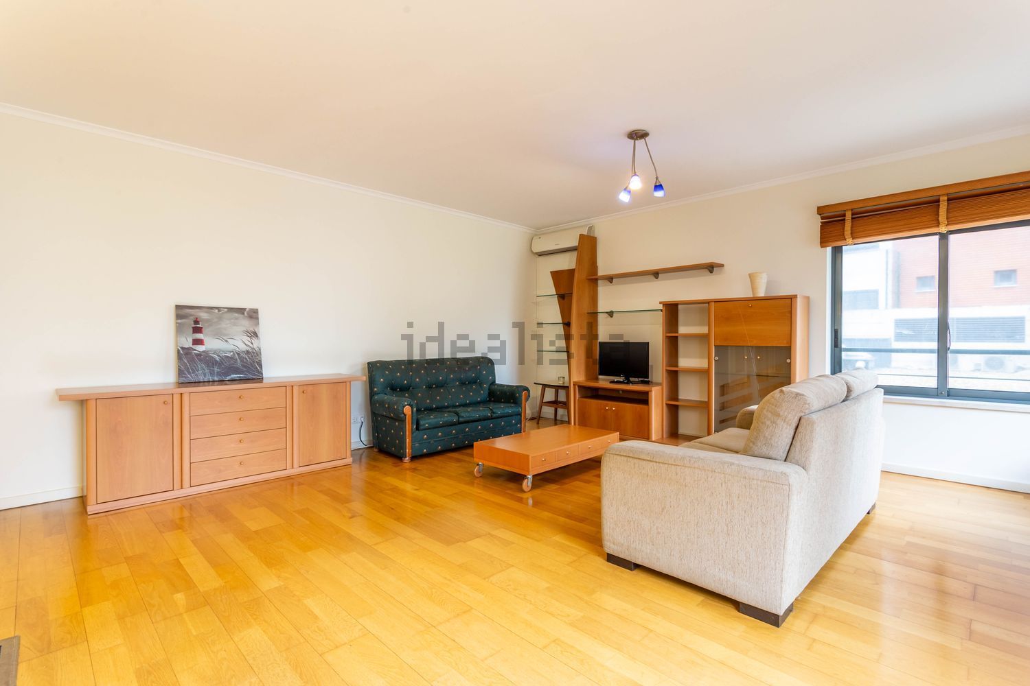 出租公寓 t2在Avenida Infante Dom Henrique - 客厅