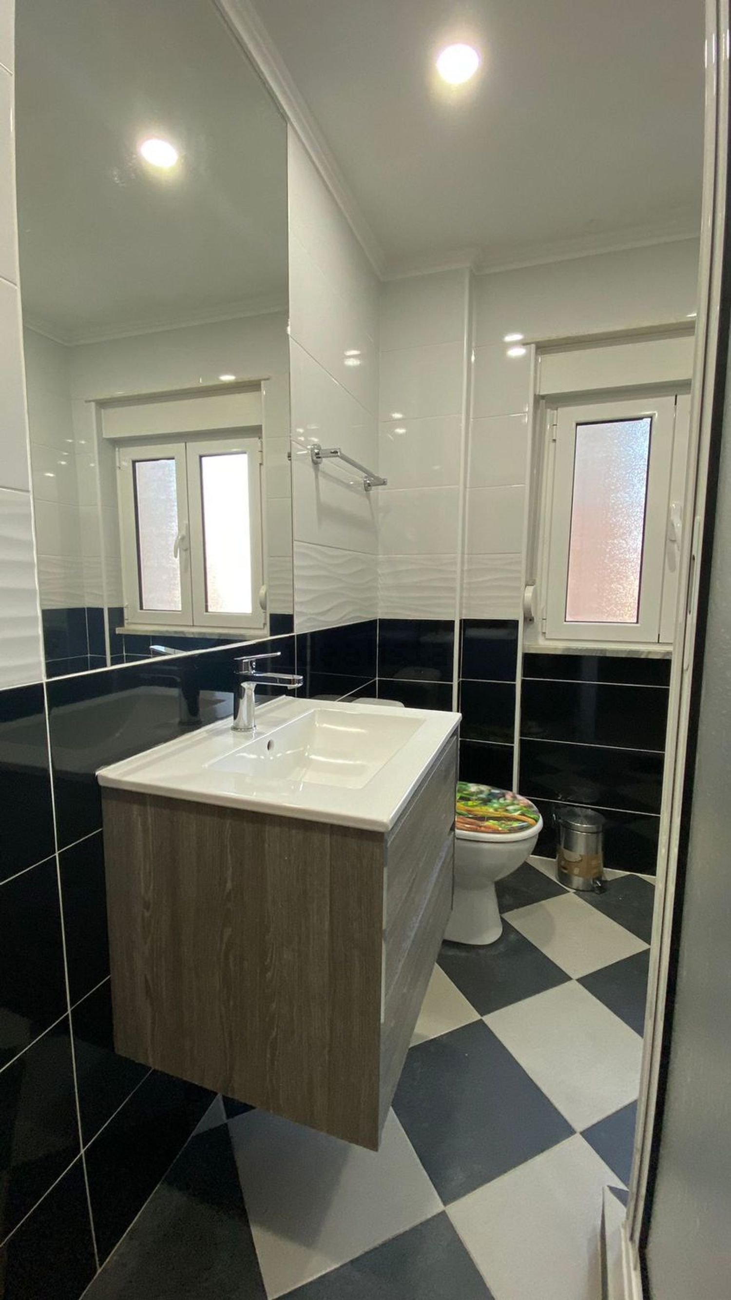 出租房间在Rua General Humberto Delgado, 28 n - 卫生间