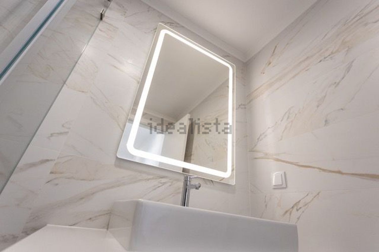 出租公寓 t2在Rua Dom Afonso de Albuquerque, 85 - 卫生间