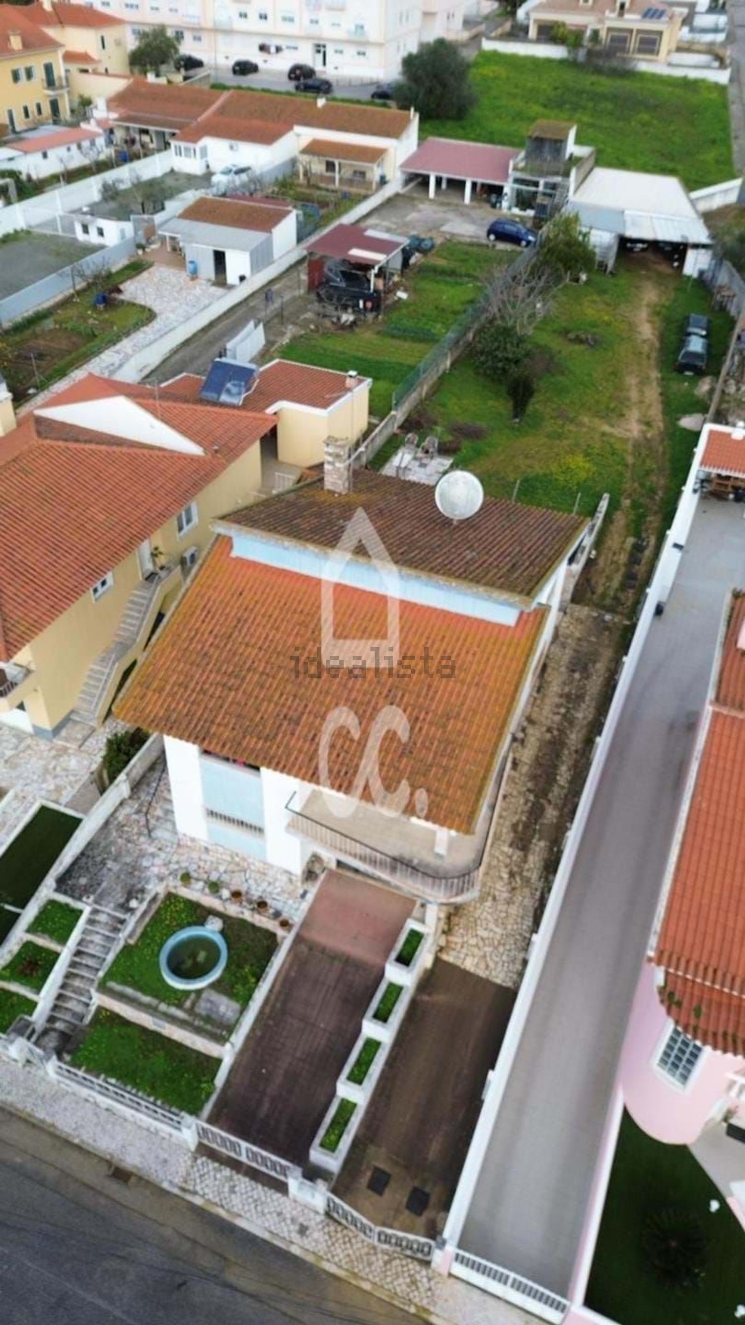 小楼房或独栋别墅出售在Santo Antão e São Julião do Tojal - 游泳池