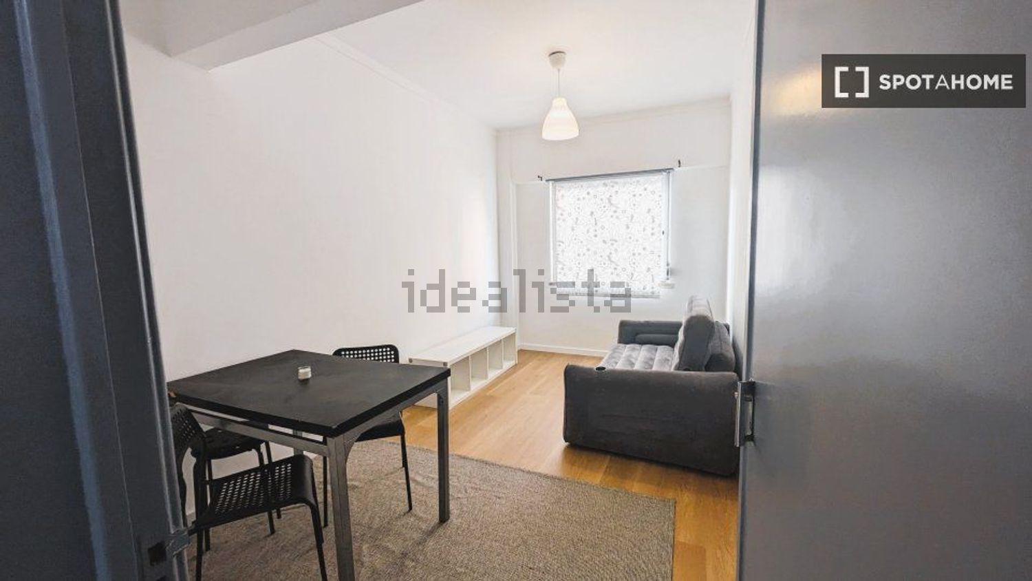 出租公寓 t1在Rua Marechal Gomes da Costa - 客厅