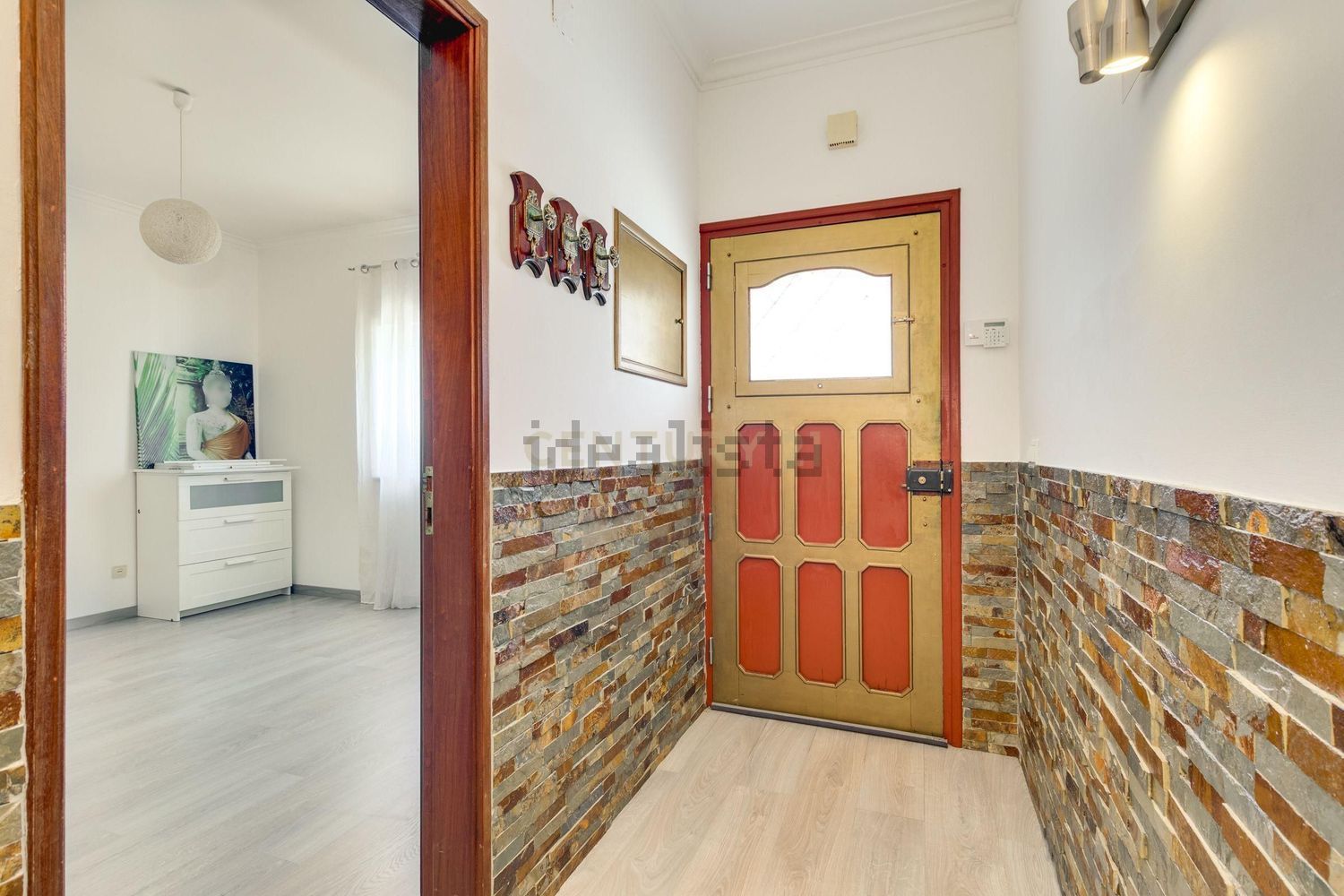 小楼房或独栋别墅出售在Rua São Valentim, 236 b - 过道