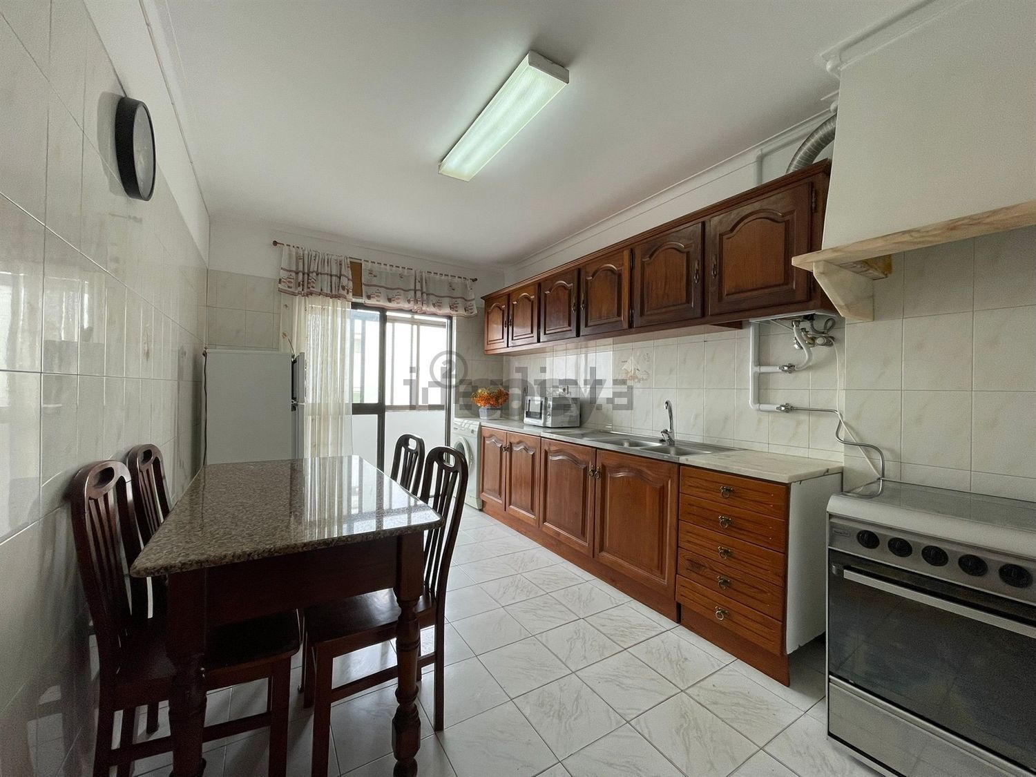 出租公寓 t2在Rua Dom João de Castro, 11 - 厨房