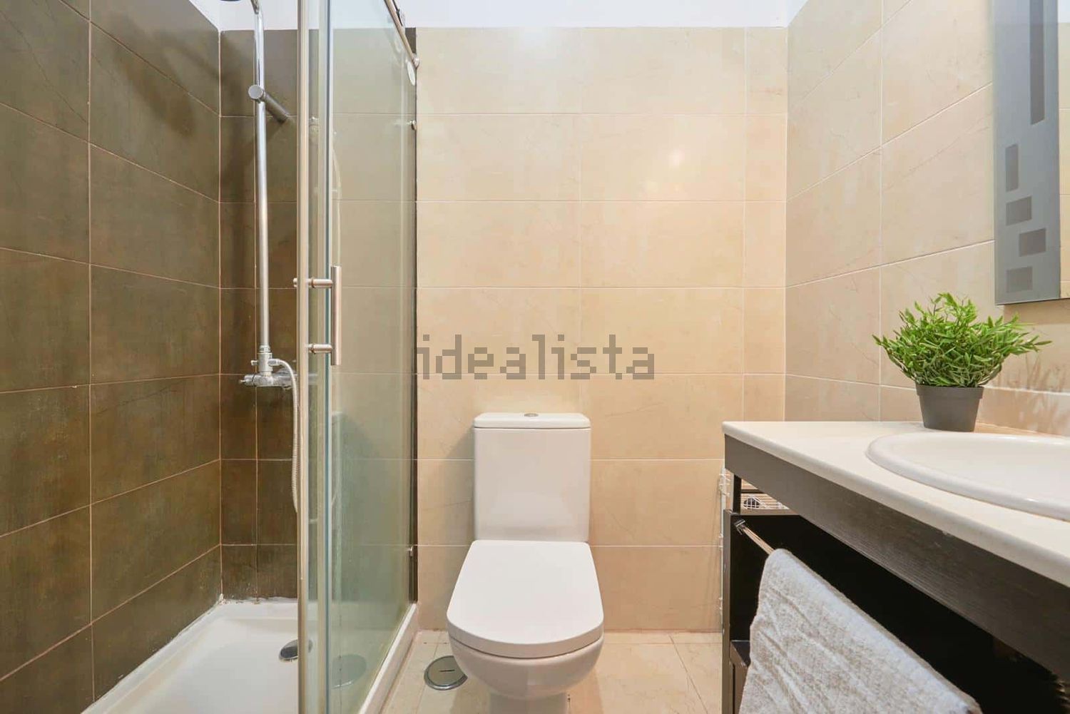 出租房间在Praça Capitães de Abril, 6 a - 卫生间