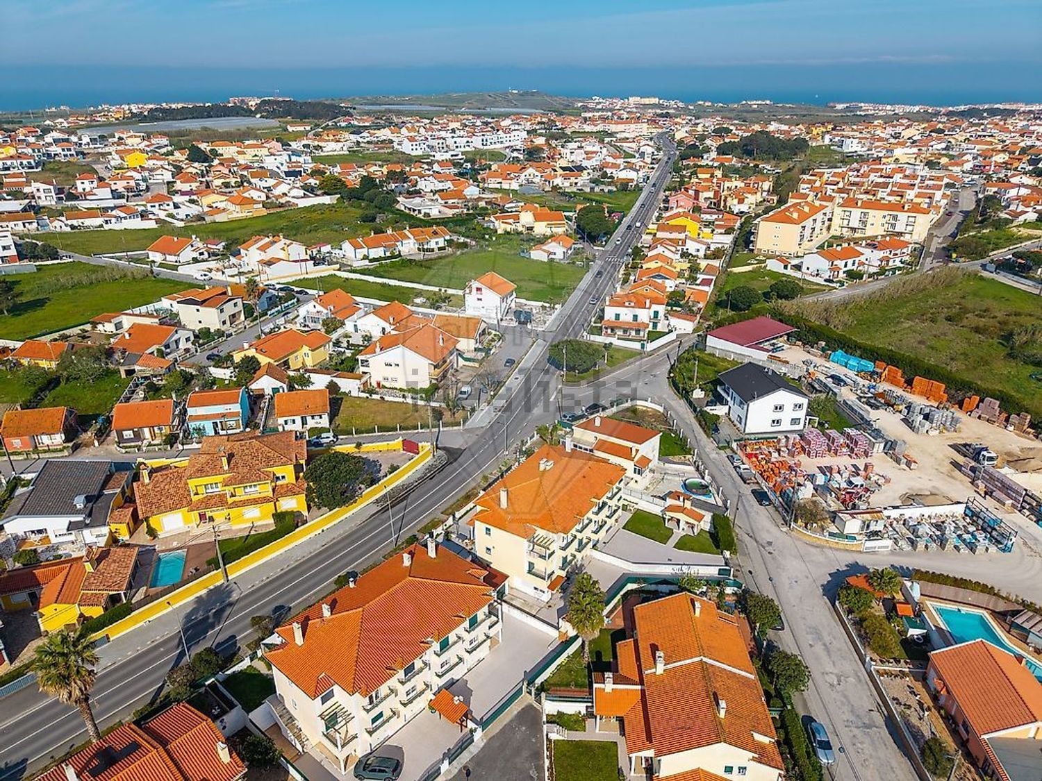 小楼房或独栋别墅出售在Rua das Flores - 视线