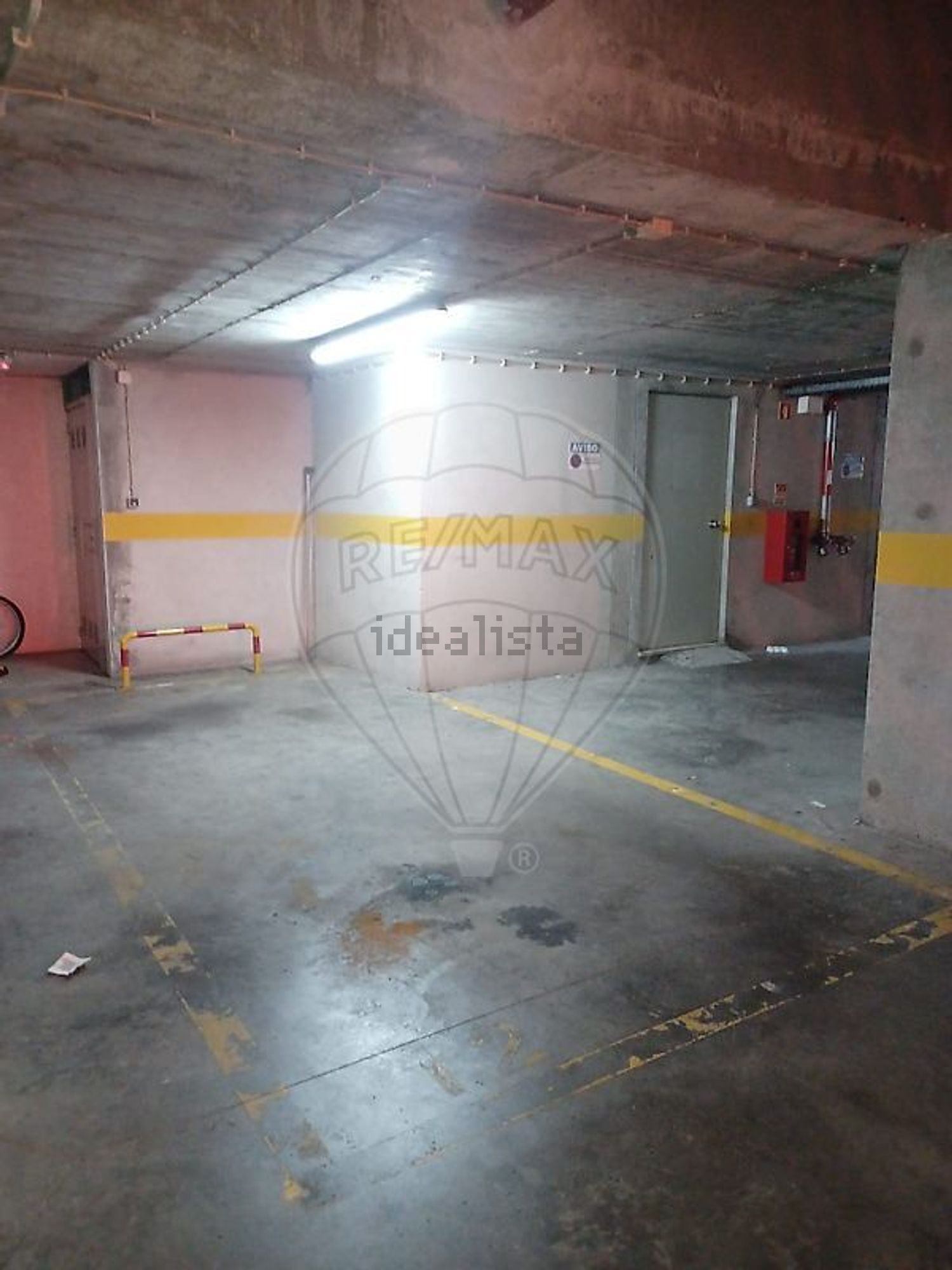 出租公寓 t3在Rua Joaquim Paço d' Arcos - 停车位