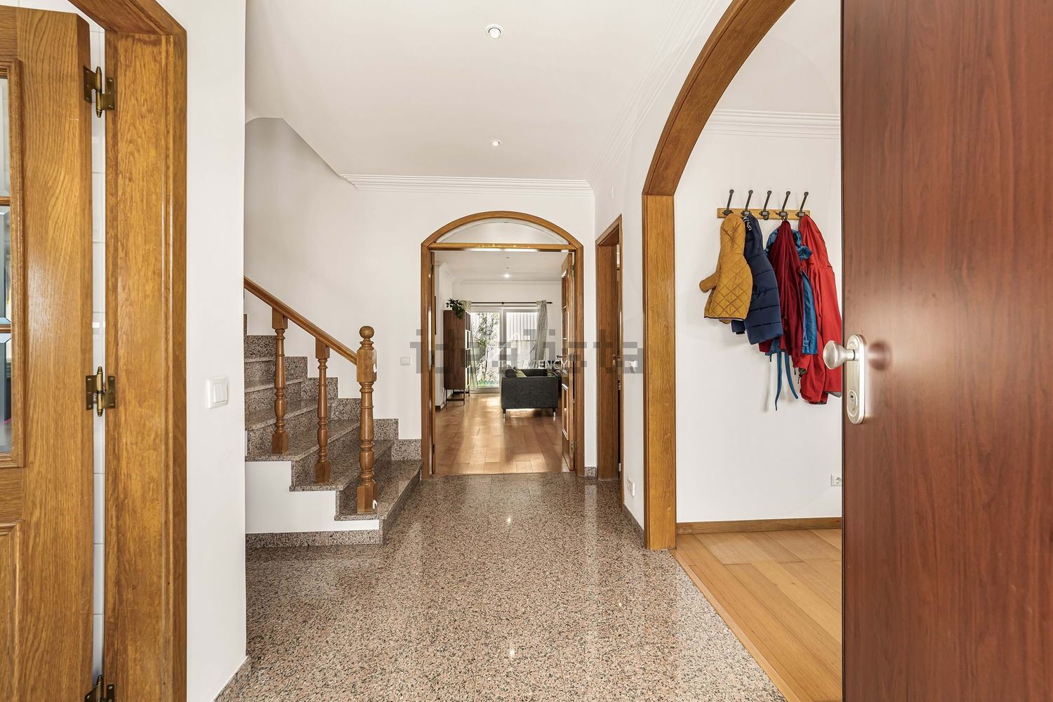 小楼房或独栋别墅出售在Rua Mar da Palha - 过道