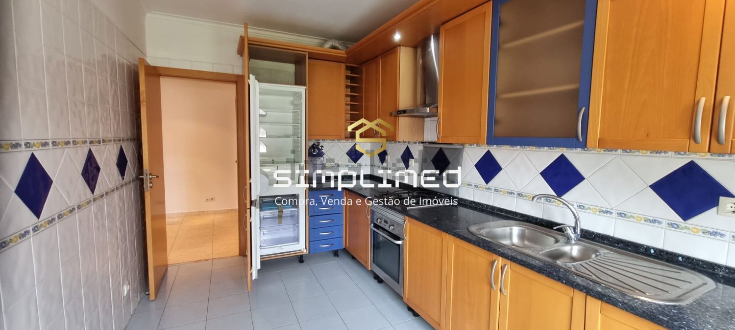 出租公寓 t5在Alto do Seixalinho - 厨房