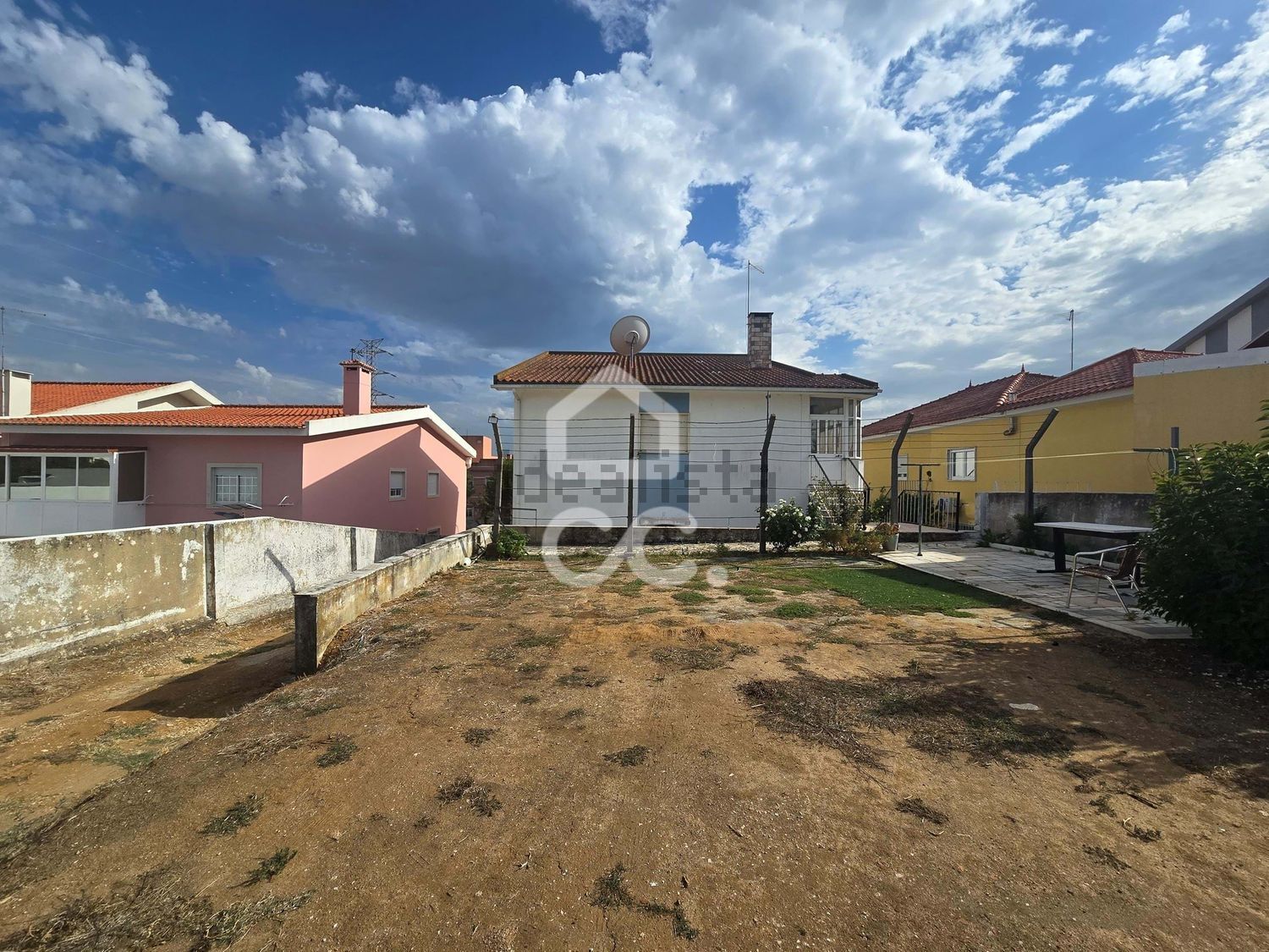 小楼房或独栋别墅出售在Santo Antão e São Julião do Tojal - 外立面