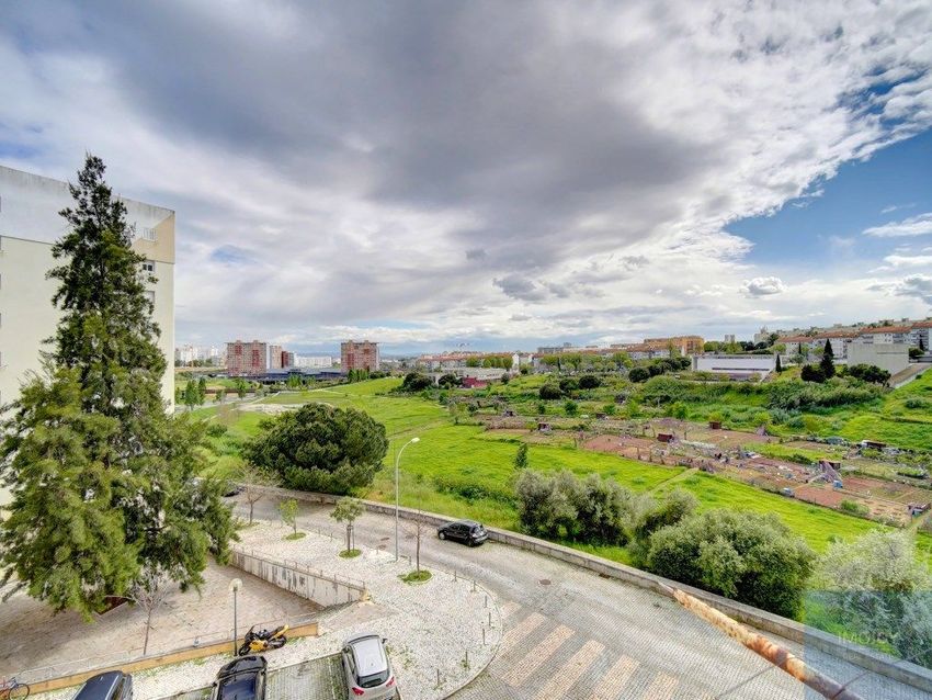 公寓 t3出售在Rua Adães Bermudes, 250