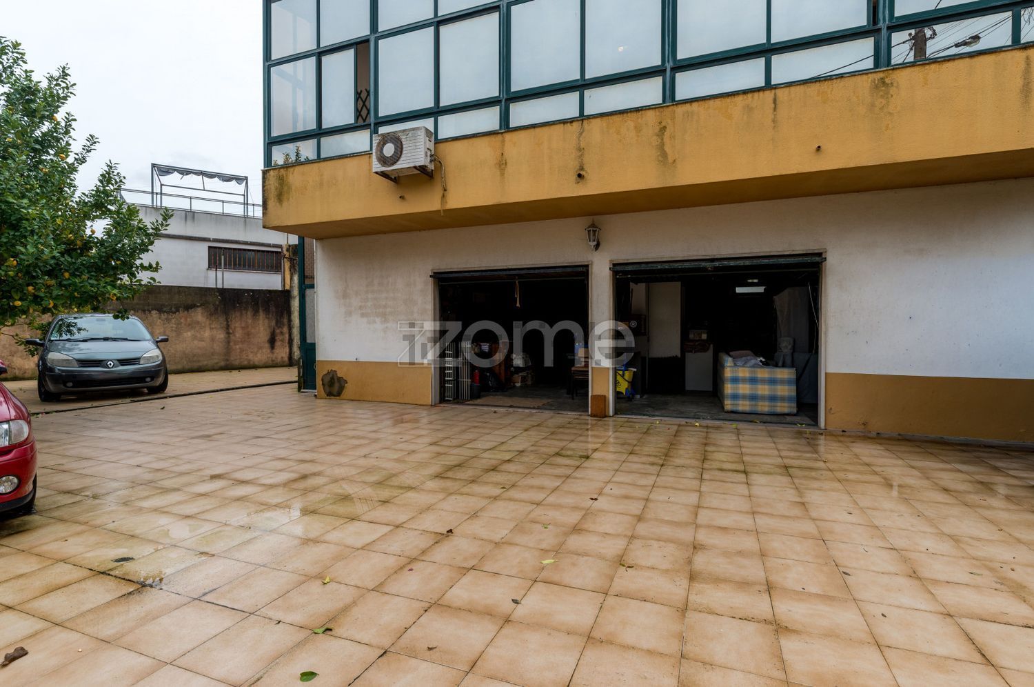 小楼房或独栋别墅出售在Rua Faustino Freitas, 31 - 停车位