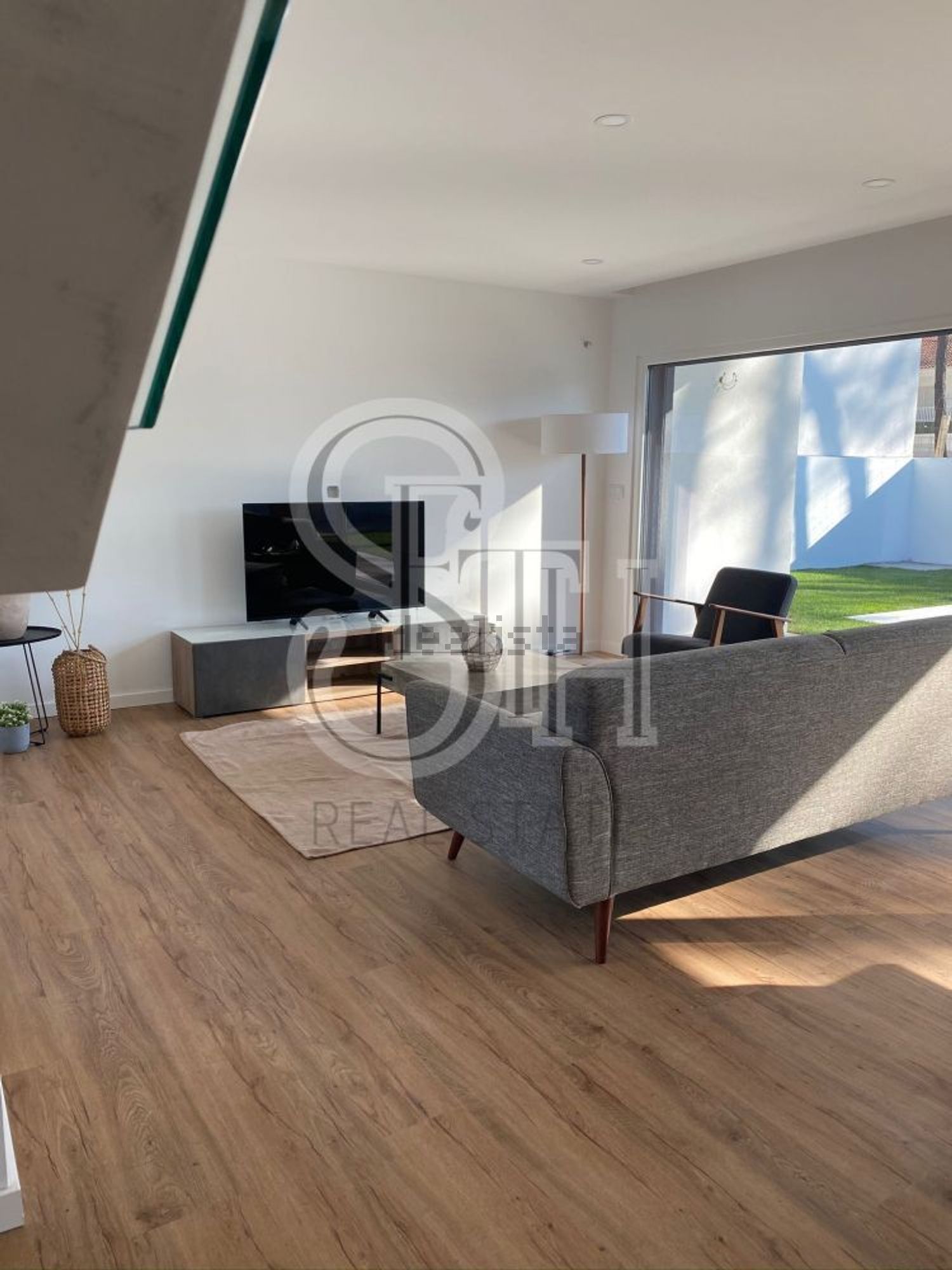 出租小楼房或独栋别墅在Avenida Dom Fernando - 客厅