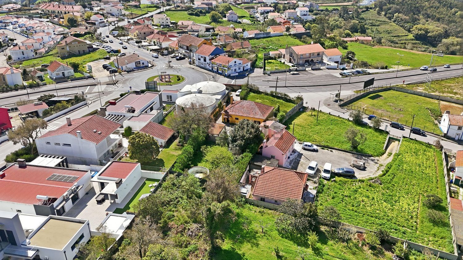 小楼房或独栋别墅出售在Rua do Bairro Novo - 照片