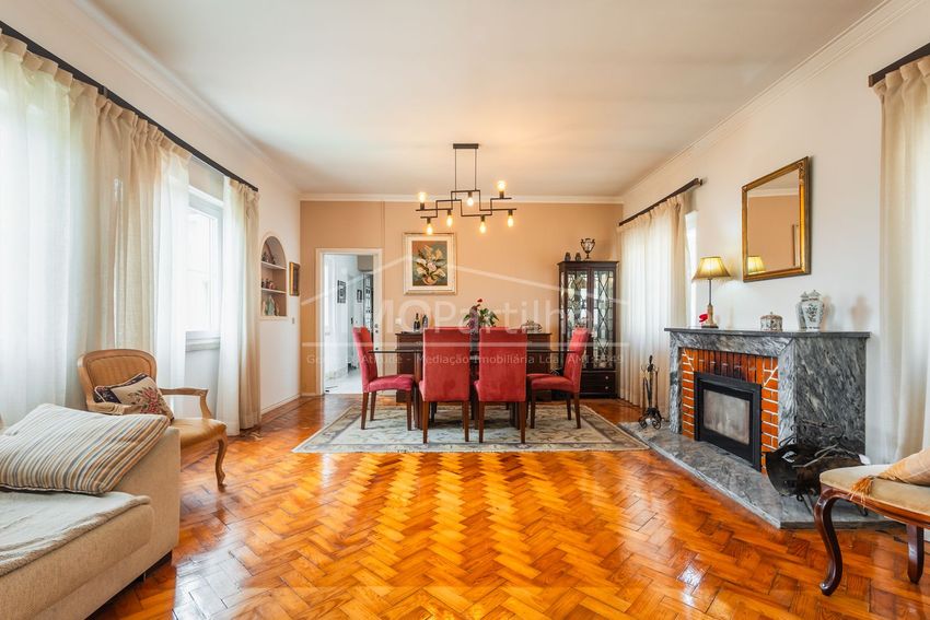 小楼房或独栋别墅出售在Rua Serpa Pinto s/n