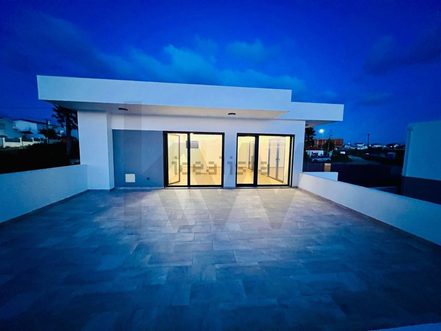 小楼房或独栋别墅出售在Rua das Salemas s/n - 居住