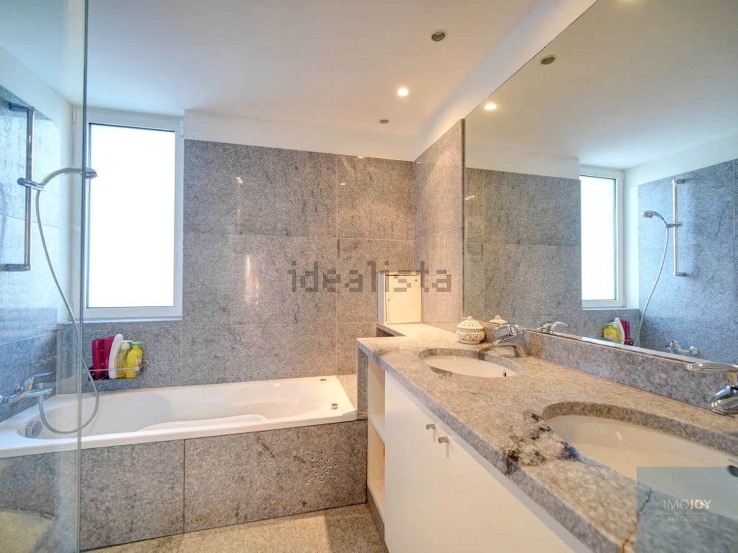 出租小楼房或独栋别墅在Rua Mato da Mina, 41 - 卫生间