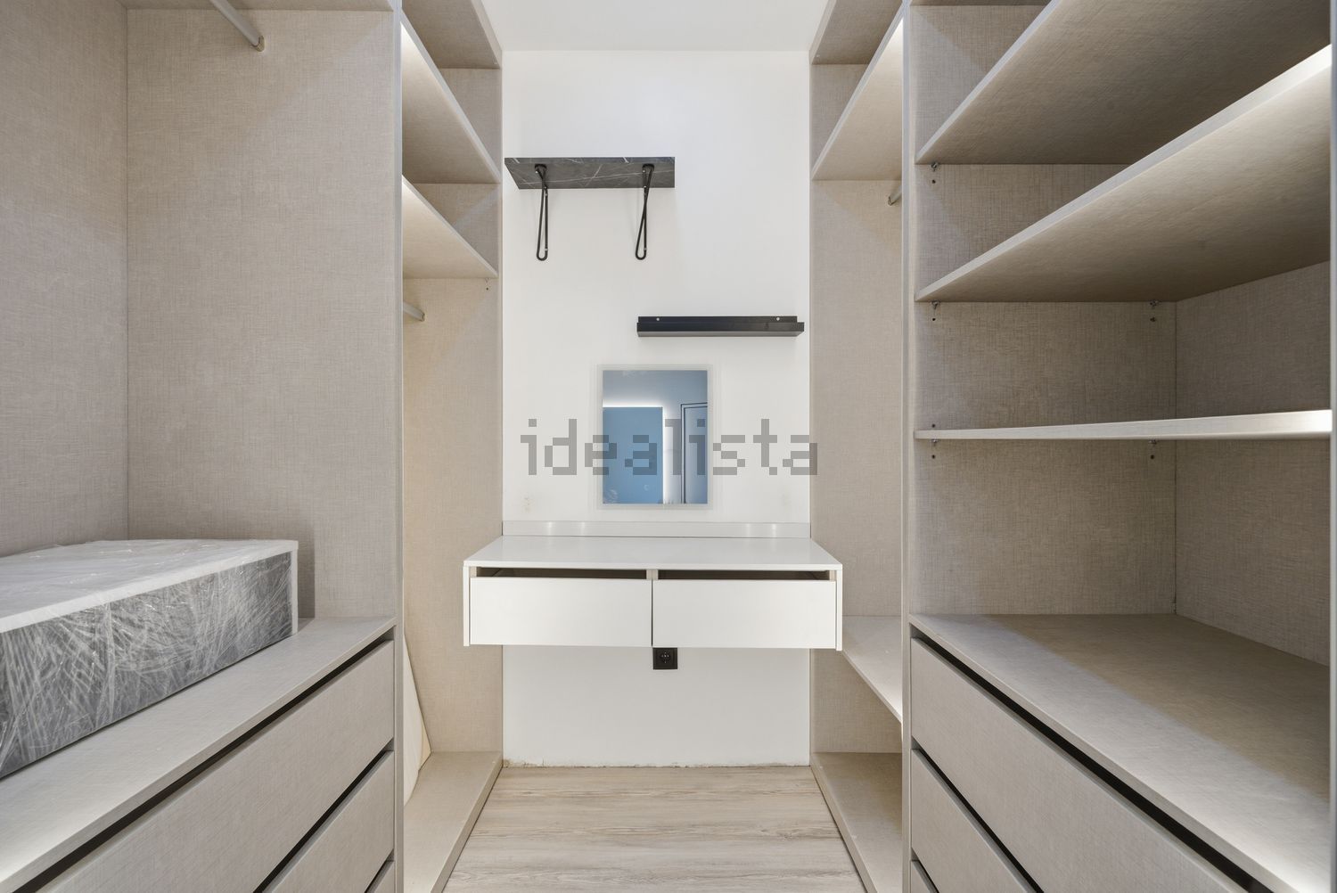 联排别墅出售在Rua da Arieira, 20 - 试衣间