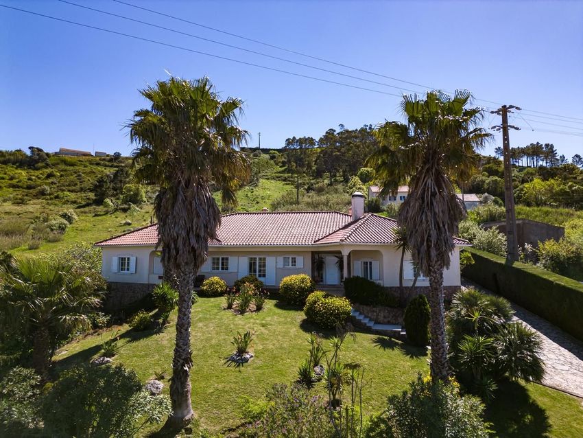 小楼房或独栋别墅出售在Rua das Eiras