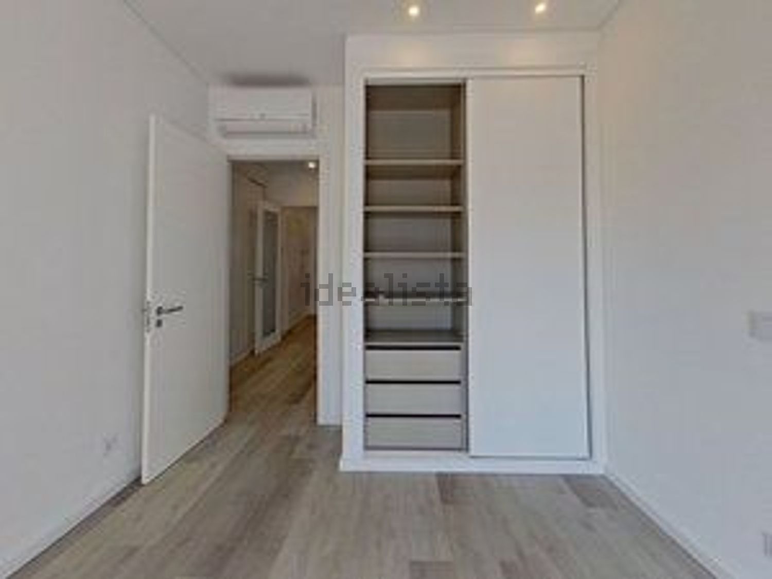 公寓 t3出售在Rua Henrique Campos - 试衣间