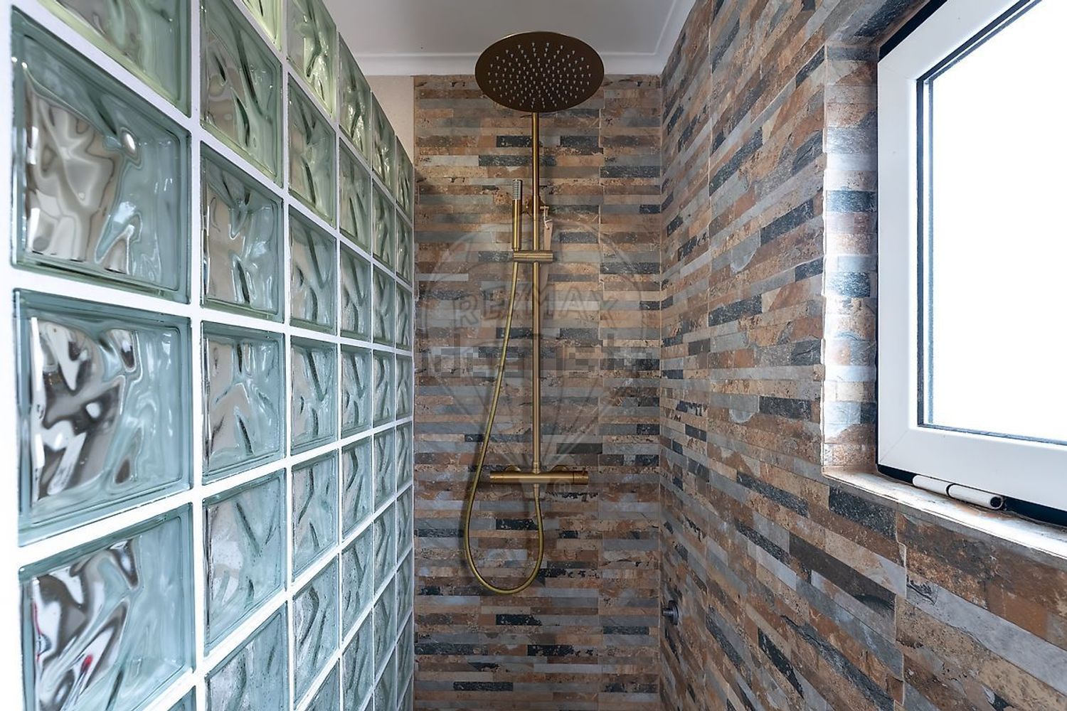 小楼房或独栋别墅出售在Carnota - 详情