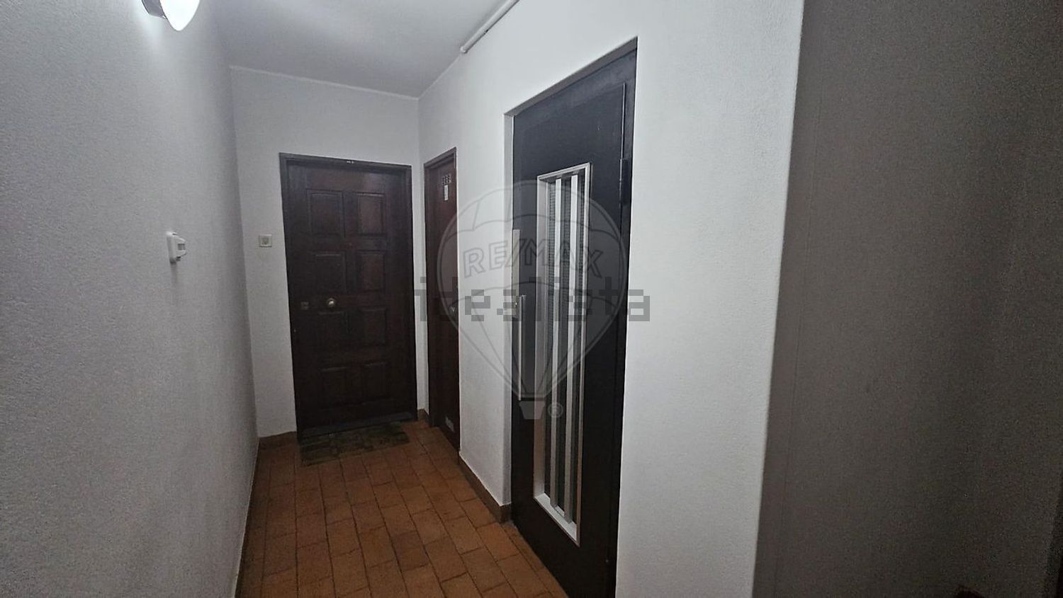 公寓 t2出售在Praceta Marquês do Alegrete - 过道